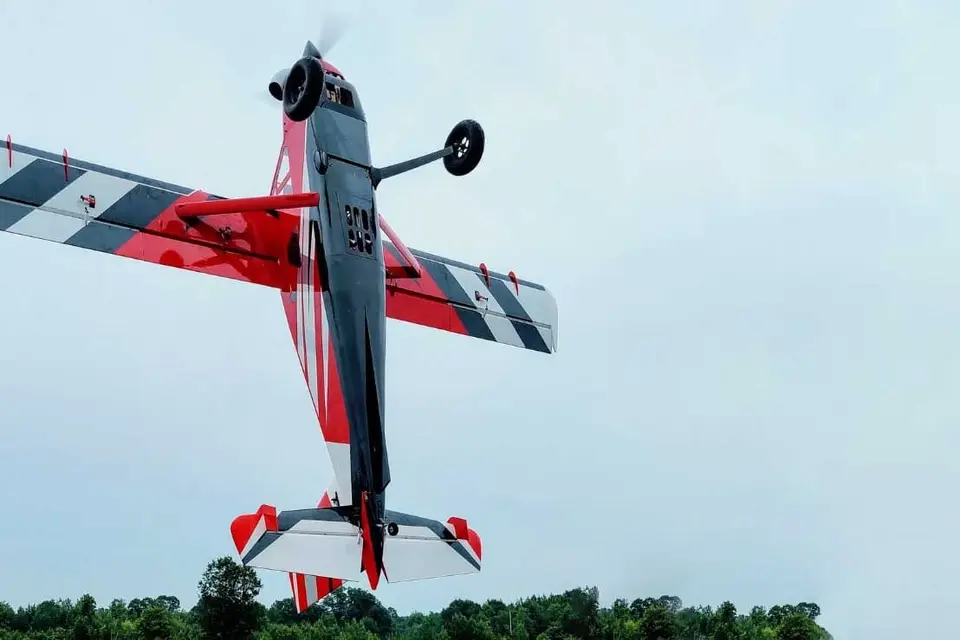 120" Turbo Bushmaster V2 – Rot/Weiss 3,06 m von Legacy Aviation – Modellflugzentrum Schweiz