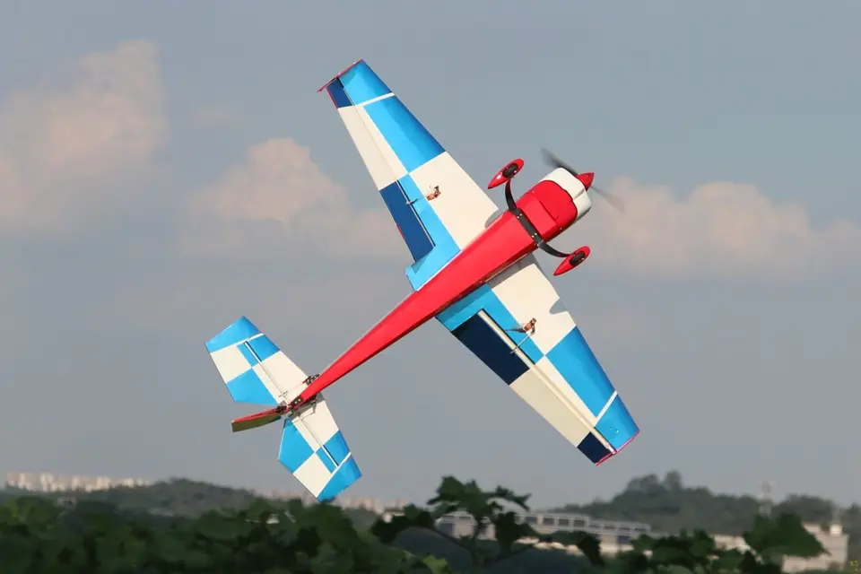 60" Extra NG 1524 mm Rot-Schwarz von Pilot RC – Modellflugzentrum Schweiz