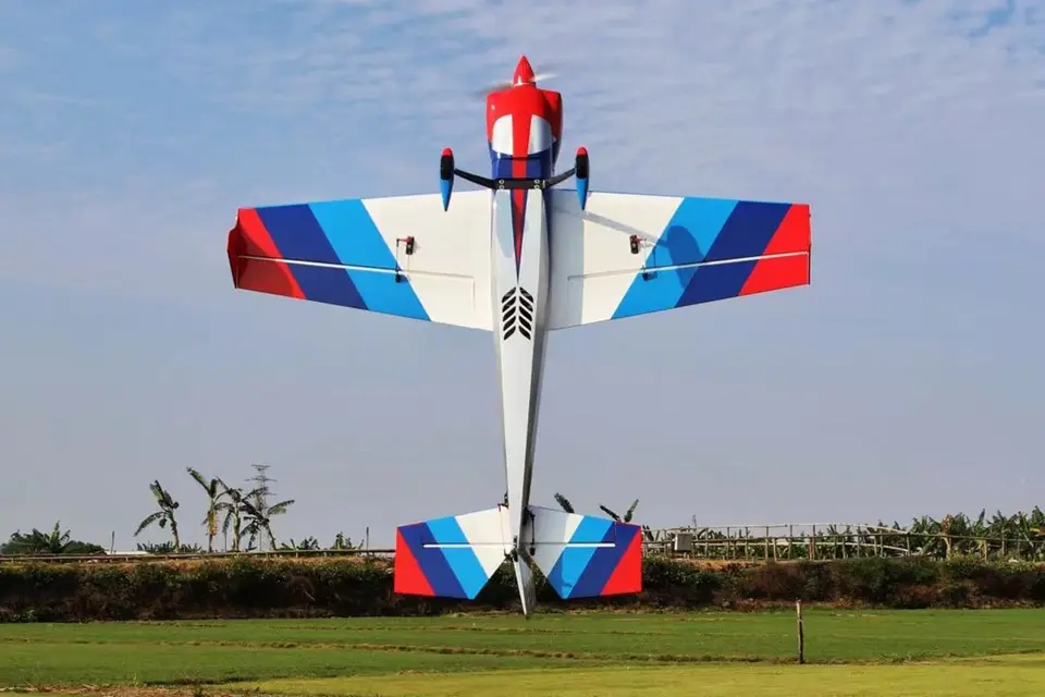 60" Laser V3 PLUS - Blau/Rot/Weiss 1,52 m von Extreme Flight – Modellflugzentrum Schweiz