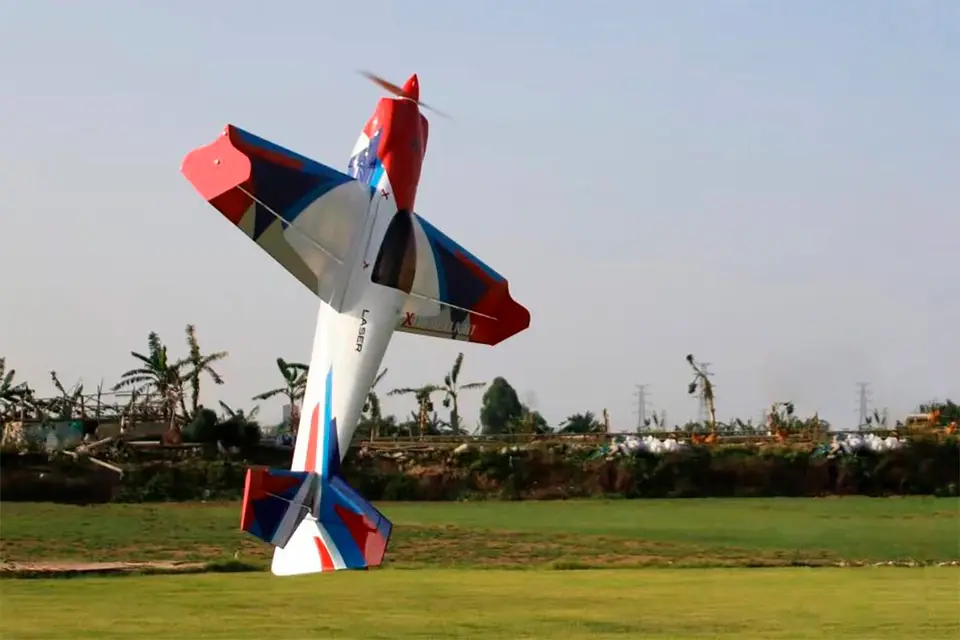 60" Laser V3 PLUS - Blau/Rot/Weiss 1,52 m von Extreme Flight – Modellflugzentrum Schweiz