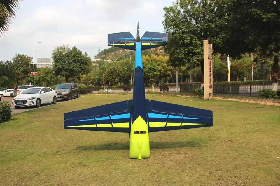 60" Slick 1526 mm Grün-Blau von Pilot RC – Modellflugzentrum Schweiz