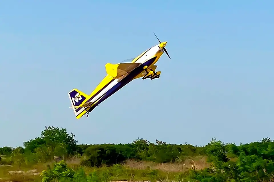 67" Extra NG ARF - Gelb 1,7m von OMP Hobby – Modellflugzentrum Schweiz