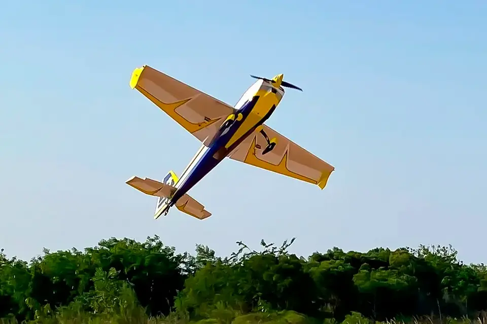 67" Extra NG ARF - Grün 1,7m von OMP Hobby – Modellflugzentrum Schweiz