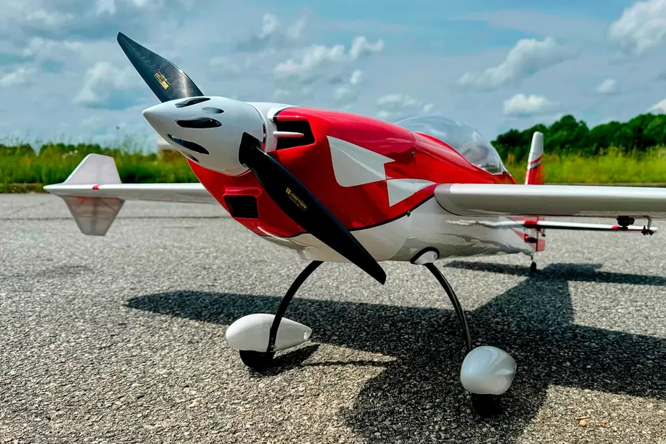 67" Extra NG Red/White 1,7m von Extreme Flight – Modellflugzentrum Schweiz