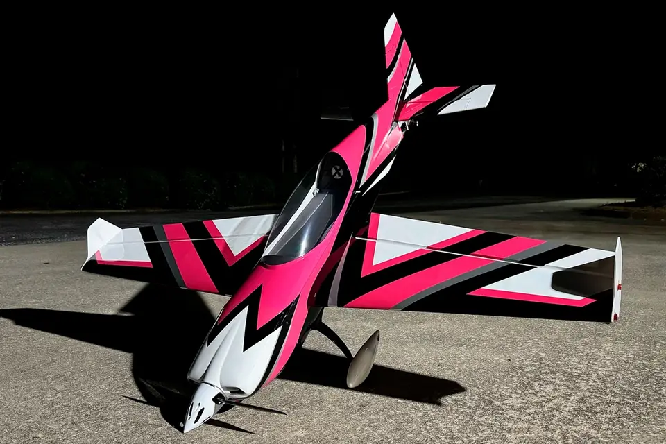 67" Extra NG Rosa/Weiss 1,7 m von Extreme Flight – Modellflugzentrum Schweiz