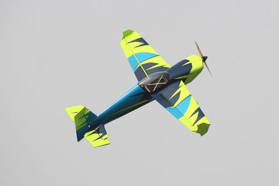 67" Slick 1702 mm Grün-Blau von Pilot RC – Modellflugzentrum Schweiz