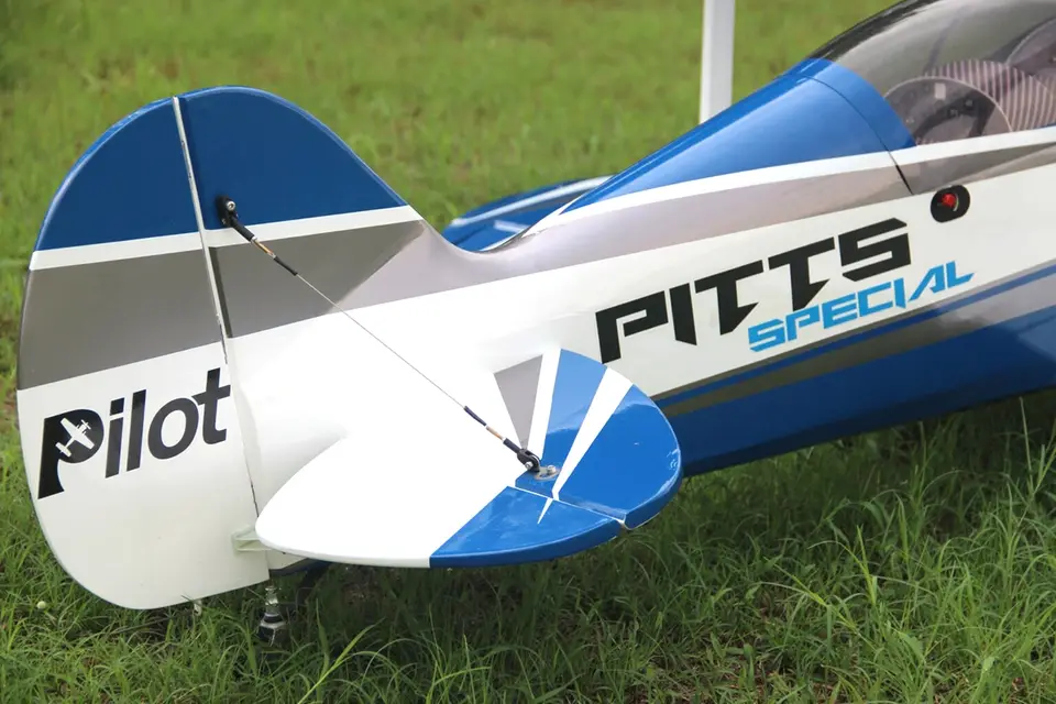 73" Pitts S2B Blau (1,85 m) von Pilot RC – Modellflugzentrum Schweiz