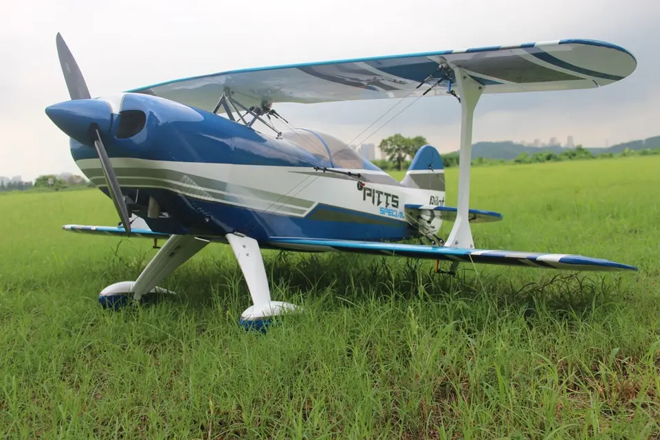 73" Pitts S2B Blau (1,85 m) von Pilot RC – Modellflugzentrum Schweiz
