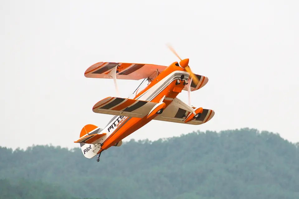 73" Pitts S2B Orange (1,85 m) von Pilot RC – Modellflugzentrum Schweiz