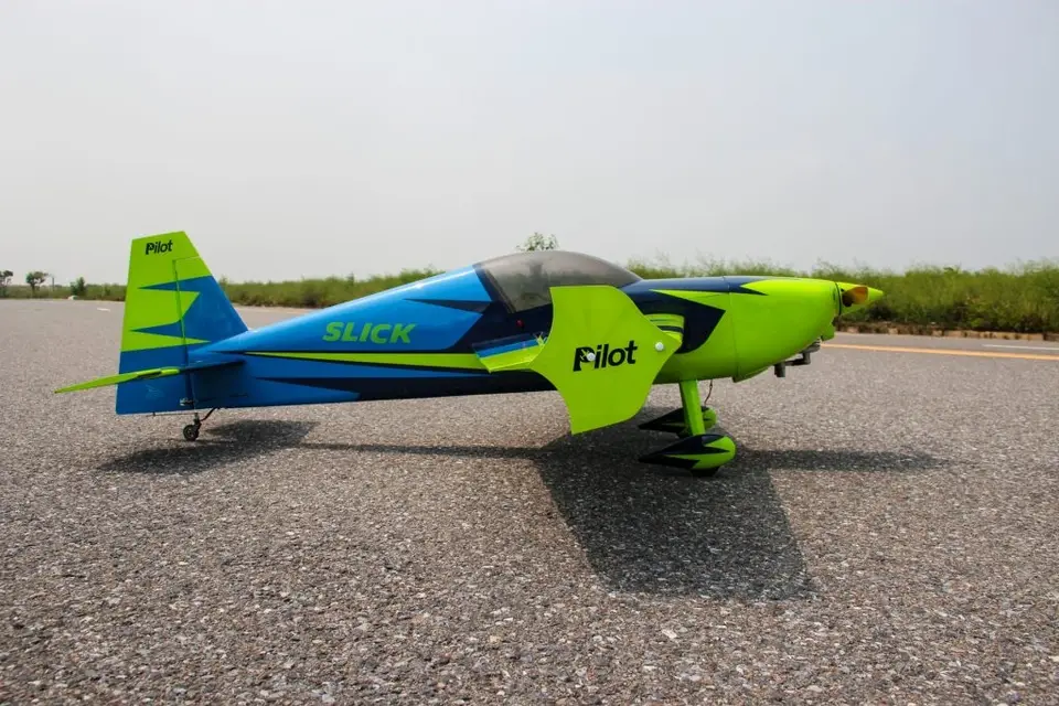 74" Slick 1880 mm Grün-Blau von Pilot RC – Modellflugzentrum Schweiz