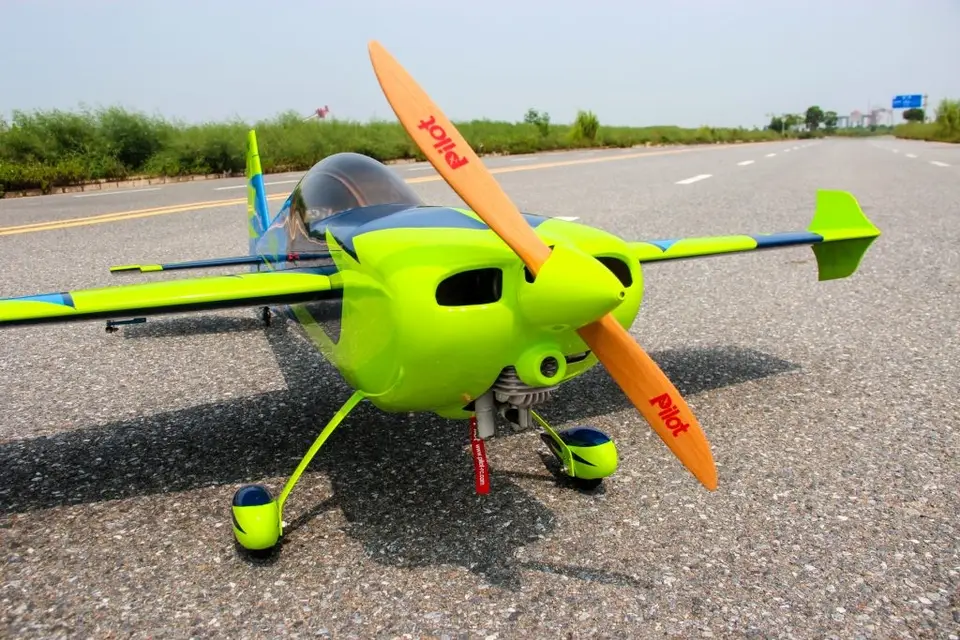 74" Slick 1880 mm Grün-Blau von Pilot RC – Modellflugzentrum Schweiz
