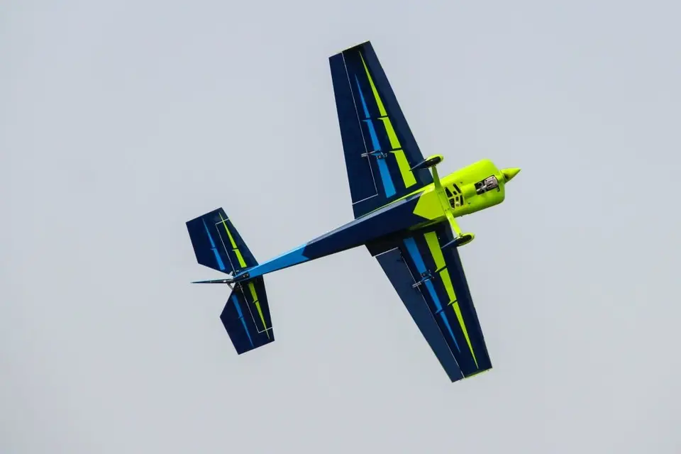 74" Slick 1880 mm Grün-Blau von Pilot RC – Modellflugzentrum Schweiz