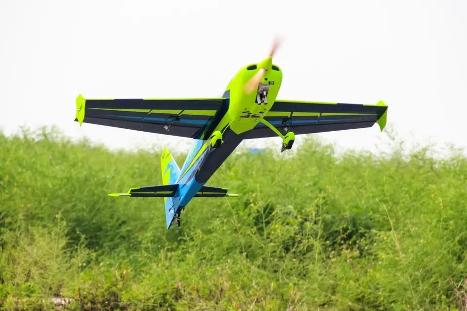 74" Slick 1880 mm Grün-Blau von Pilot RC – Modellflugzentrum Schweiz