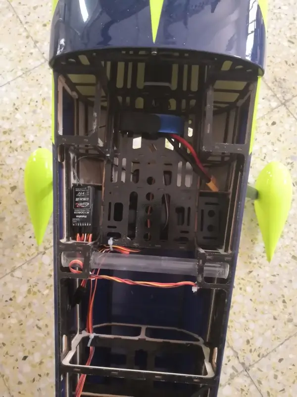 84" Slick 2133 mm Grün-Blau von Pilot RC – Modellflugzentrum Schweiz