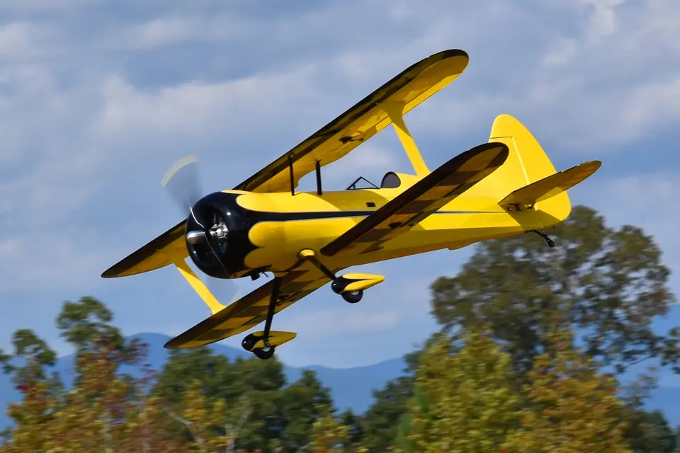 85" Muscle Bipe – Gelb/Schwarz 2,16 m von Legacy Aviation – Modellflugzentrum Schweiz