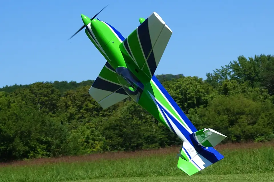 85" MXS – Grün 2,21 m von Extreme Flight – Modellflugzentrum Schweiz