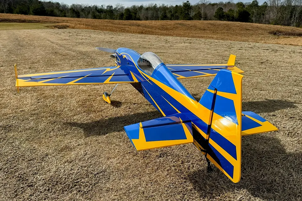 85" Raven – Gelb/Blau 2,24 m von Extreme Flight – Modellflugzentrum Schweiz