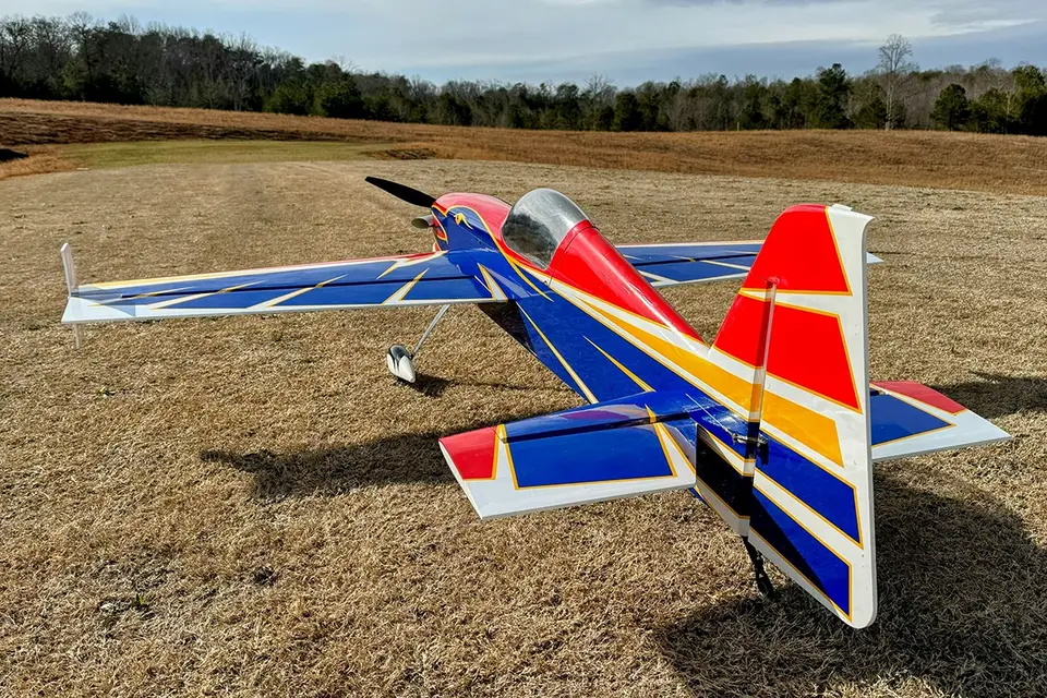 85" Raven – Rot/Blau/Weiss 2,24 m von Extreme Flight – Modellflugzentrum Schweiz