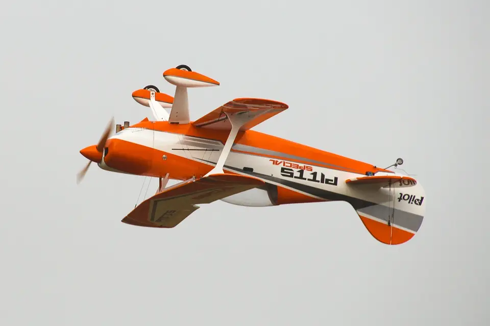 87" Pitts S2B Orange (2,2 m) von Pilot RC – Modellflugzentrum Schweiz