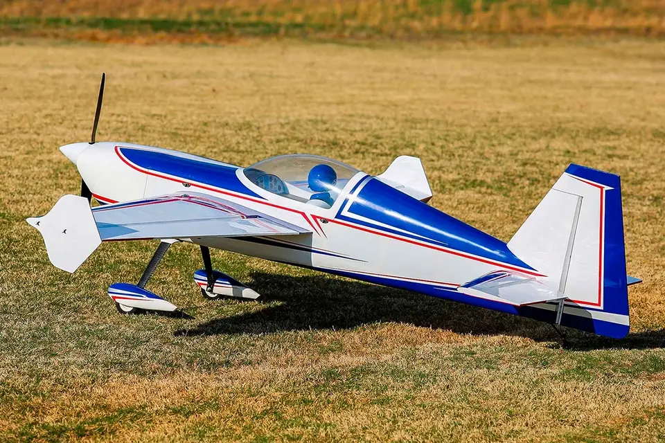 88" Extra 260 Blau/Weiss 2,23 von Extreme Flight – Modellflugzentrum Schweiz