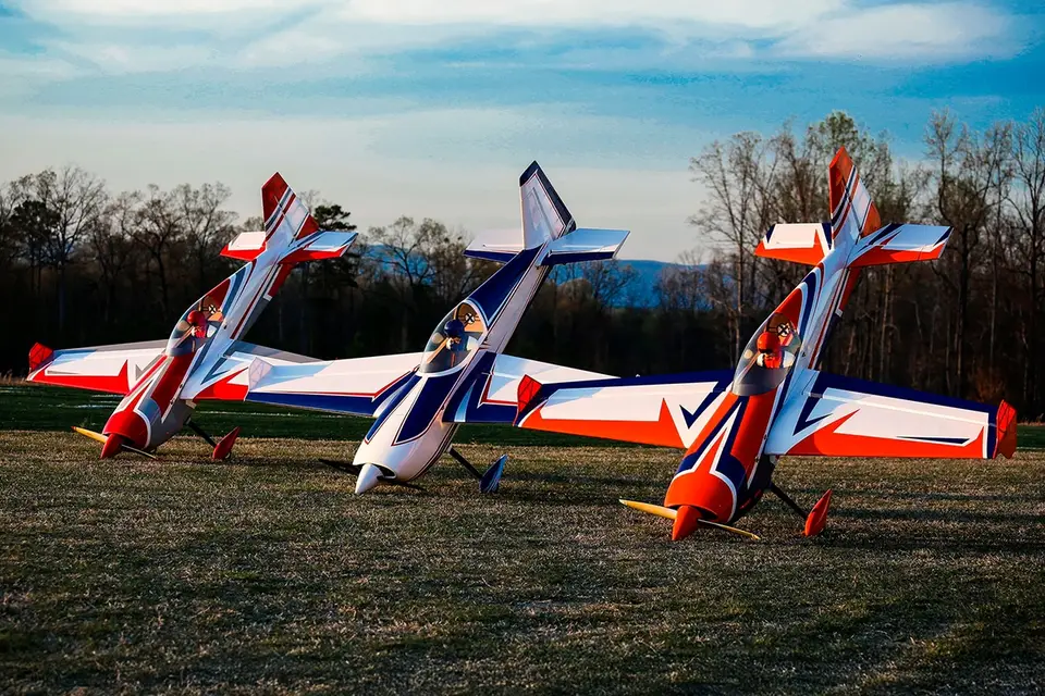 88" Extra 260 Blau/Weiss 2,23 von Extreme Flight – Modellflugzentrum Schweiz
