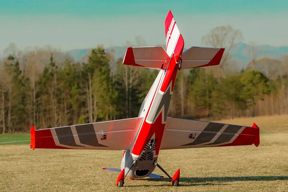 88" Extra 260 Rot/Weiss 2,23 von Extreme Flight – Modellflugzentrum Schweiz