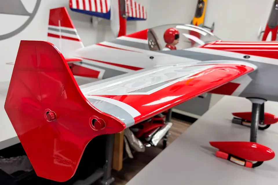 88" Extra 260 Rot/Weiss 2,23 von Extreme Flight – Modellflugzentrum Schweiz