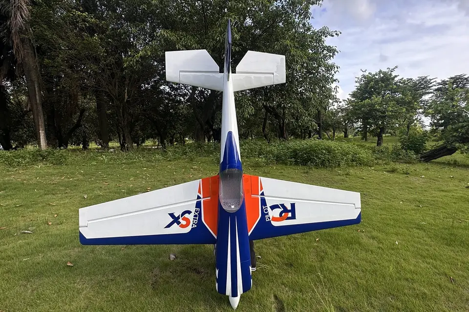 90" Extra 330SX (2,29 m) 60 ccm Orange-Blau von Pilot RC – Modellflugzentrum Schweiz