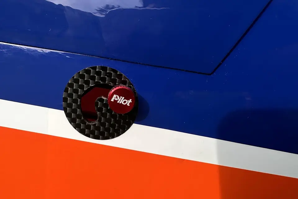 90" Extra 330SX (2,29 m) 60 ccm Orange-Blau von Pilot RC – Modellflugzentrum Schweiz