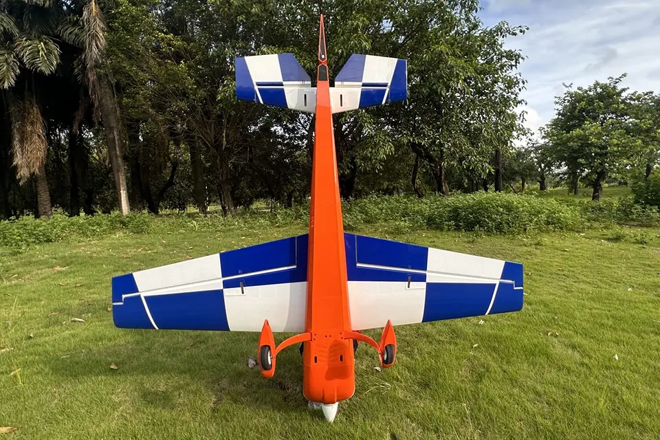 90" Extra 330SX (2,29 m) 60 ccm Orange-Blau von Pilot RC – Modellflugzentrum Schweiz