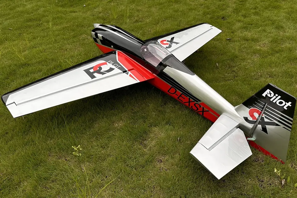 90" Extra 330SX (2,29 m) 60 ccm Rot-Schwarz von Pilot RC – Modellflugzentrum Schweiz