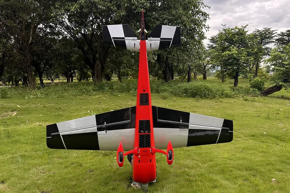 90" Extra 330SX (2,29 m) 60 ccm Rot-Schwarz von Pilot RC – Modellflugzentrum Schweiz