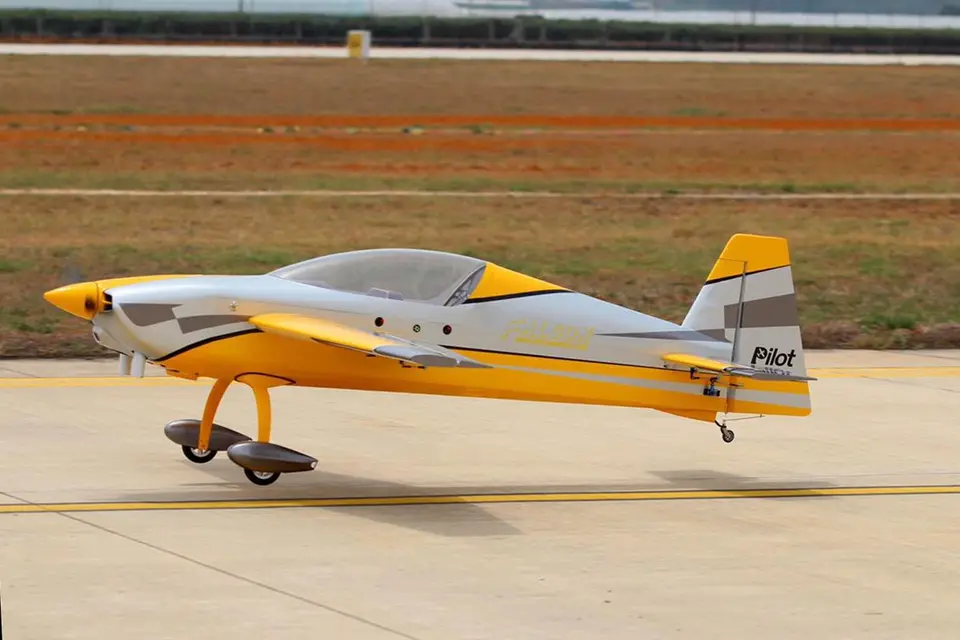 90" Extra NG 2290 mm 60 ccm Gelb-Silber von Pilot RC – Modellflugzentrum Schweiz