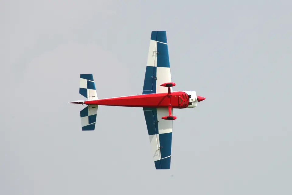 90" Extra NG 2290 mm 60 ccm Rot-Blau-Weiss von Pilot RC – Modellflugzentrum Schweiz