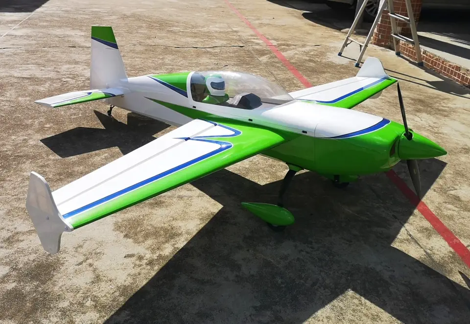 91" Extra 300 V2 EXP – Grün 2,31 m von Extreme Flight – Modellflugzentrum Schweiz