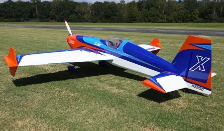 95" Extra 330S – Blau/Weiss 2,41 m von 3DHS – Modellflugzentrum Schweiz