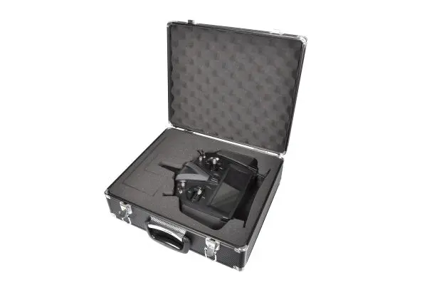 Transportkoffer XL, Carbon, VBar Control von Mikado Model Helicopters – Modellflugzentrum Schweiz